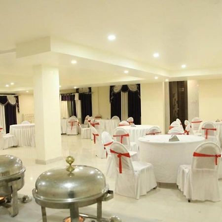 Hotel The Grand Orion à Chinhat Extérieur photo