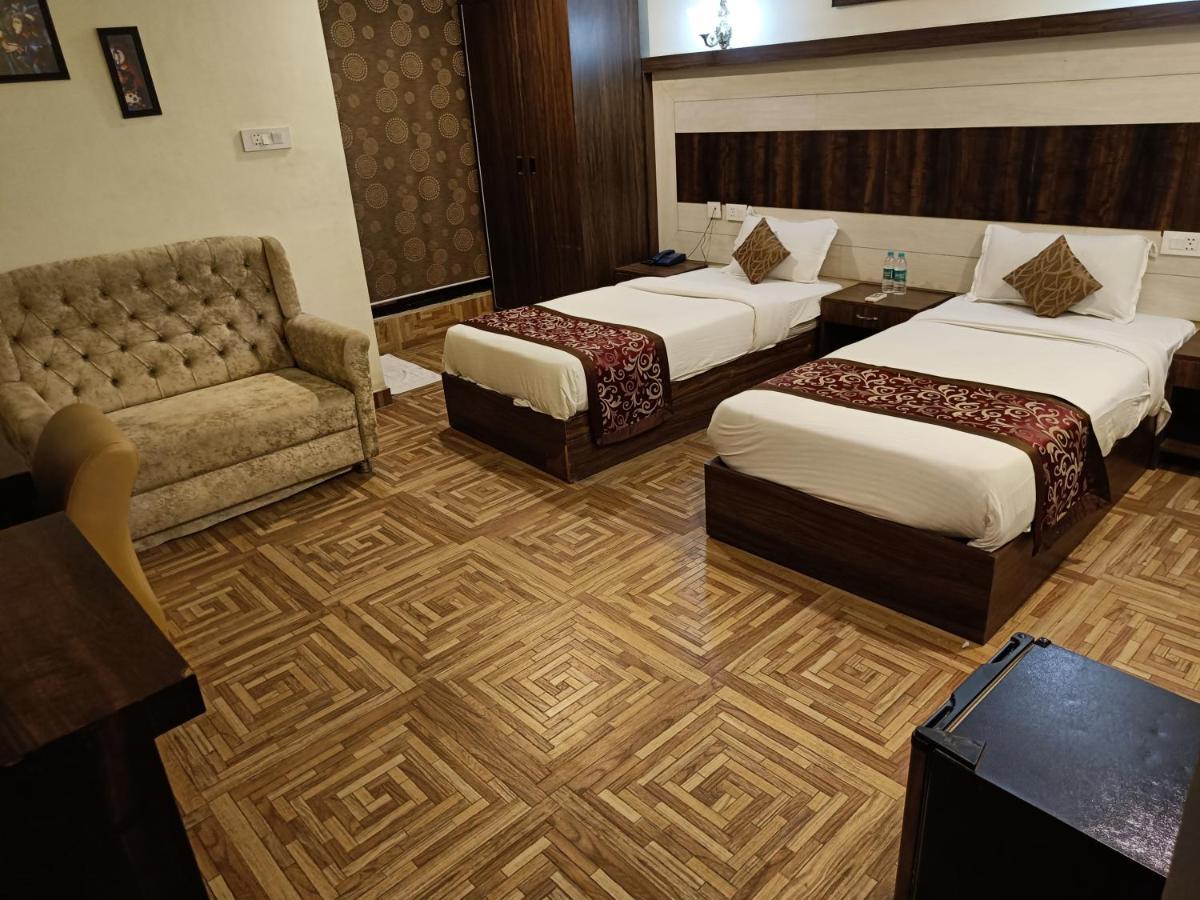 Hotel The Grand Orion à Chinhat Extérieur photo