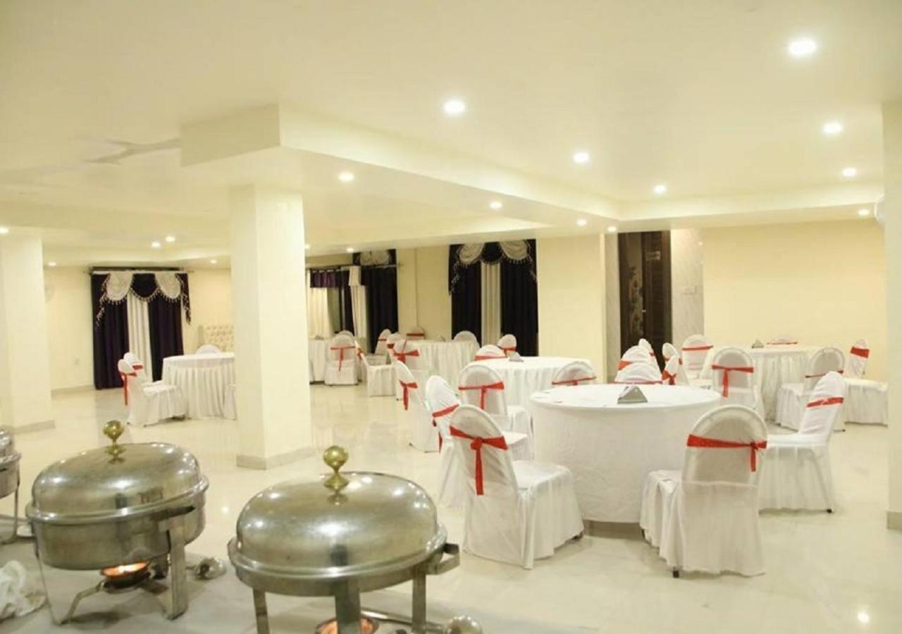 Hotel The Grand Orion à Chinhat Extérieur photo